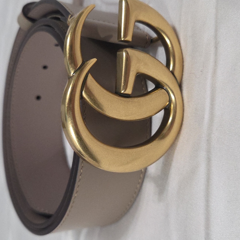 Gucci Taupe Pink Leather Belt with Gold Double G Buckle - Picture 11 of 16